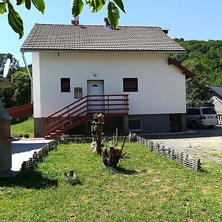 Guesthouse Bubalo Dreznik Grad Екстер'єр фото