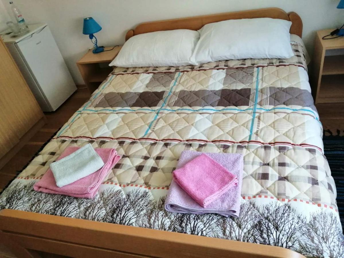 Guesthouse Bubalo Dreznik Grad Екстер'єр фото