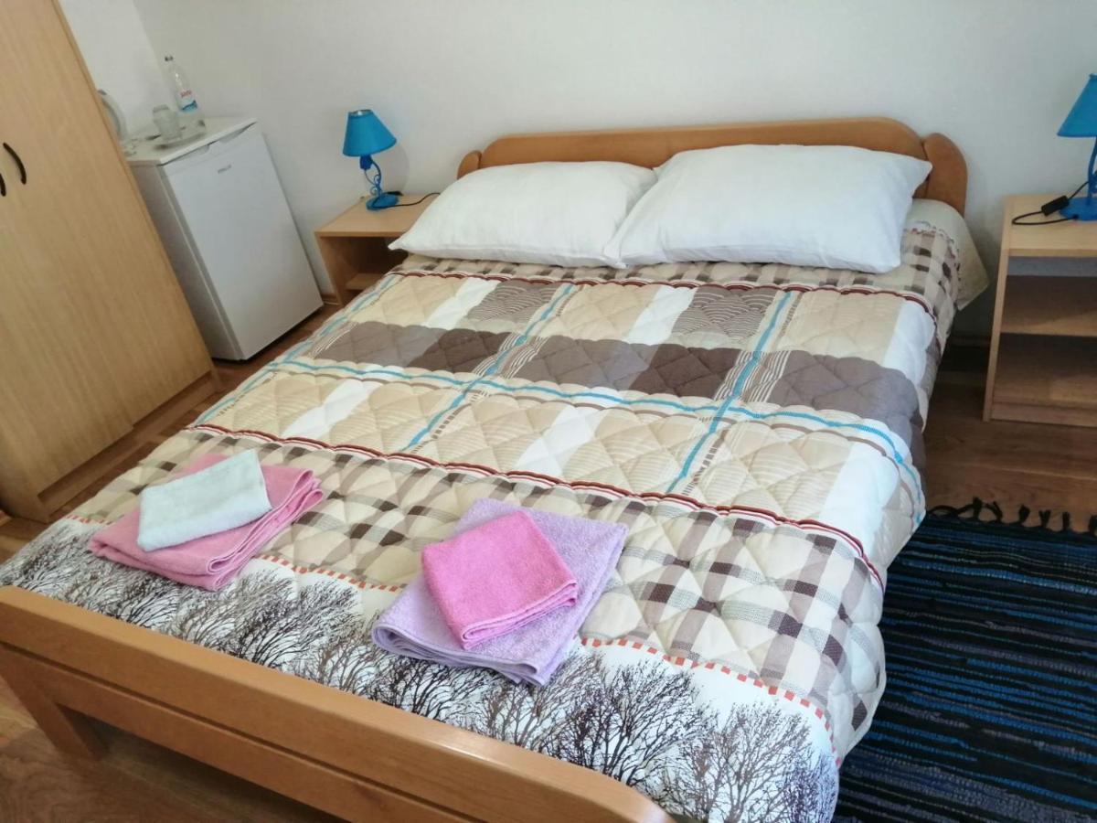 Guesthouse Bubalo Dreznik Grad Екстер'єр фото