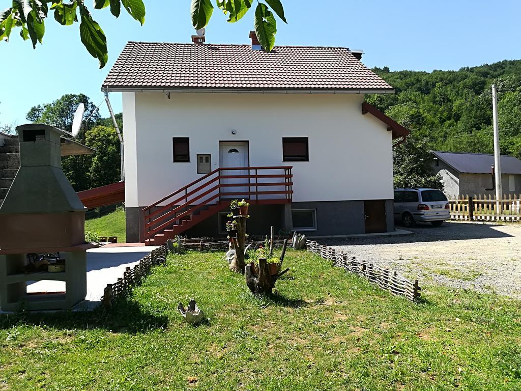 Guesthouse Bubalo Dreznik Grad Екстер'єр фото