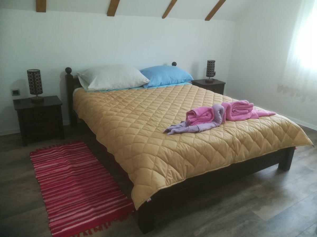 Guesthouse Bubalo Dreznik Grad Екстер'єр фото