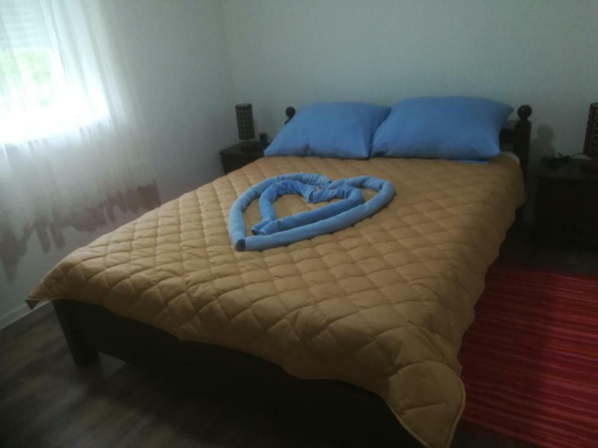 Guesthouse Bubalo Dreznik Grad Екстер'єр фото