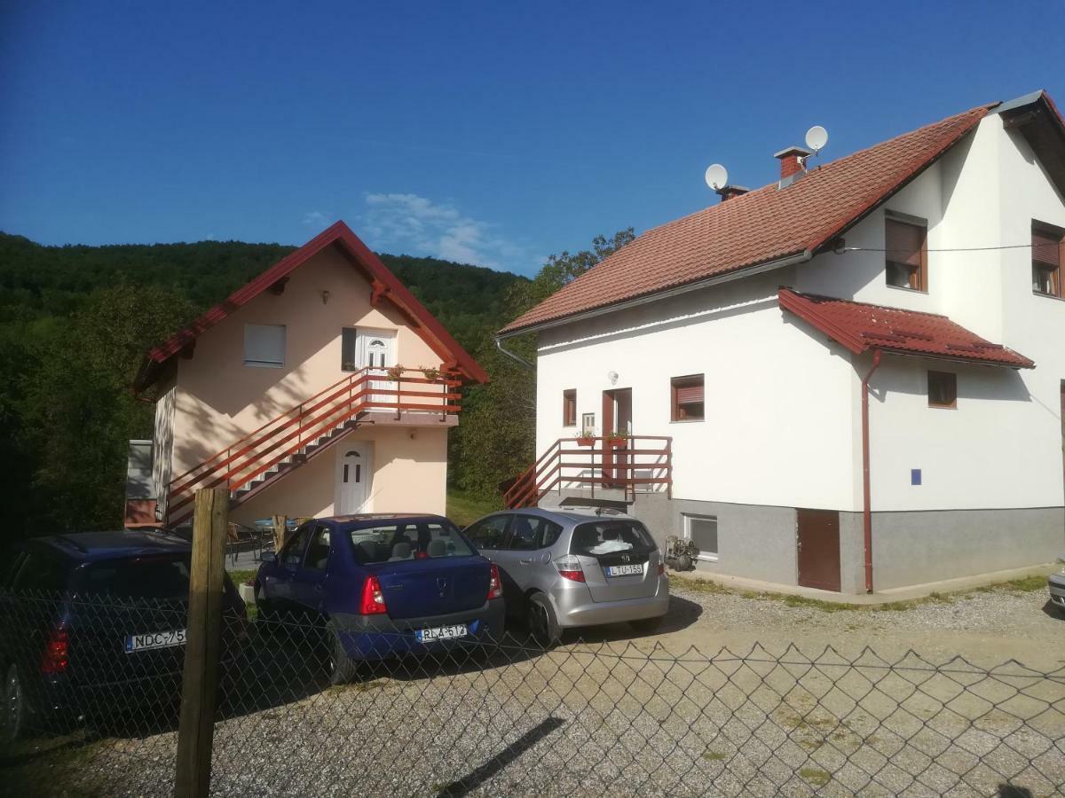 Guesthouse Bubalo Dreznik Grad Екстер'єр фото